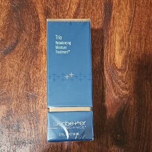 Trio Rebalancing Moisture Treatment - Blue